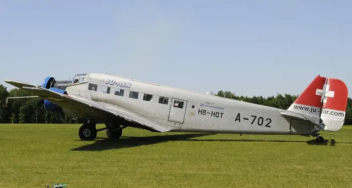 Svizzera, aereo d'epoca precipita sulle Alpi. Vittime