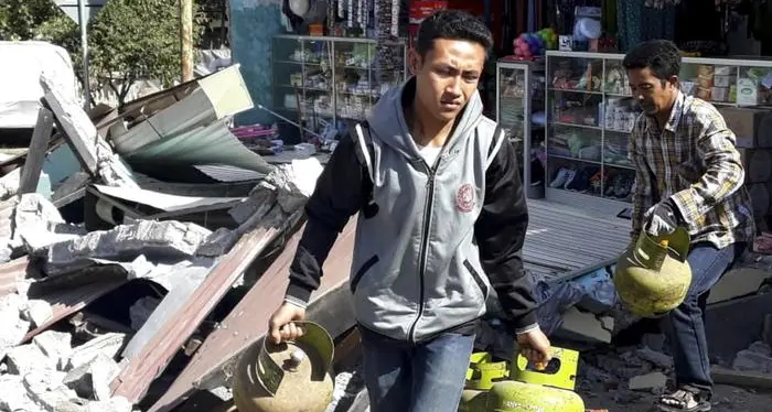 Terremoto in Indonesia Almeno 91 morti
