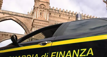 Sequestrata nave con 20 tonnellate di hashish