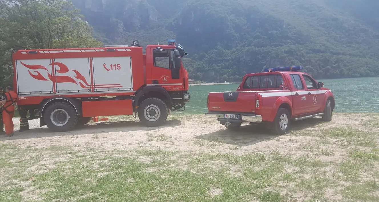 Escursionista scivola in un canalone: soccorso sopra il lago d'Idro