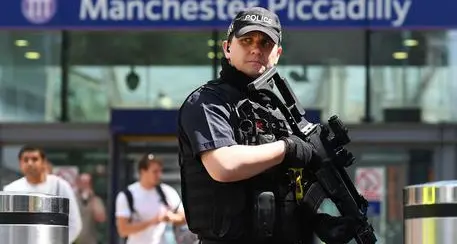 Sparatoria a festa caraibica a Manchester, 10 feriti