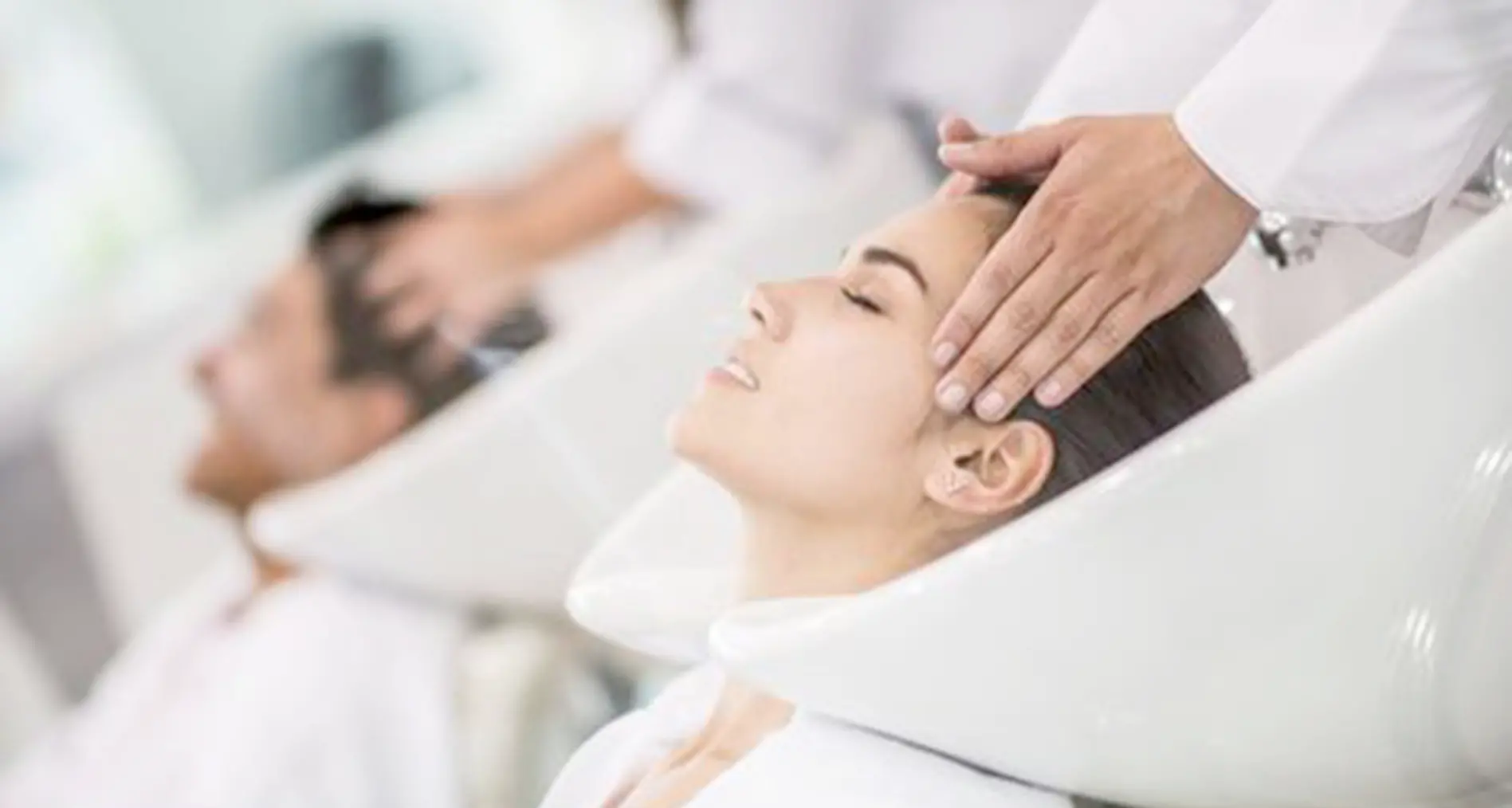 Arriva la Spa per «rilassare» la testa Salone che modella le barbe e capelli