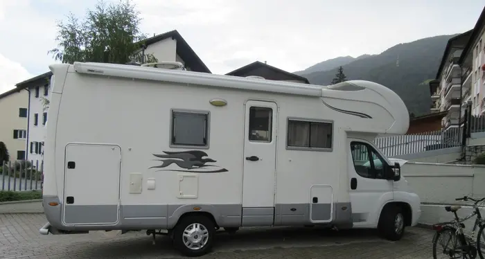 Rivede per caso in Autobrennero il camper rubato a Roma