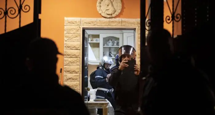 Roma, parte la demolizione delle ville dei Casamonica