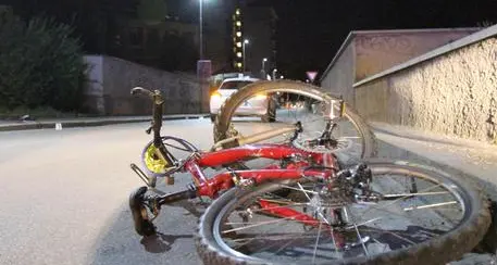 Sei ragazzi in bici investiti a Mantova
