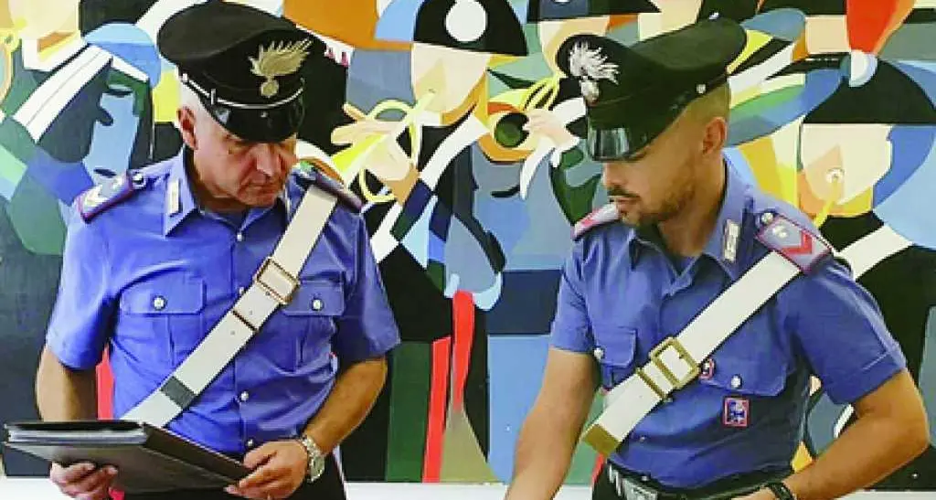 Aprilia, spari dalla finestra contro un migrante