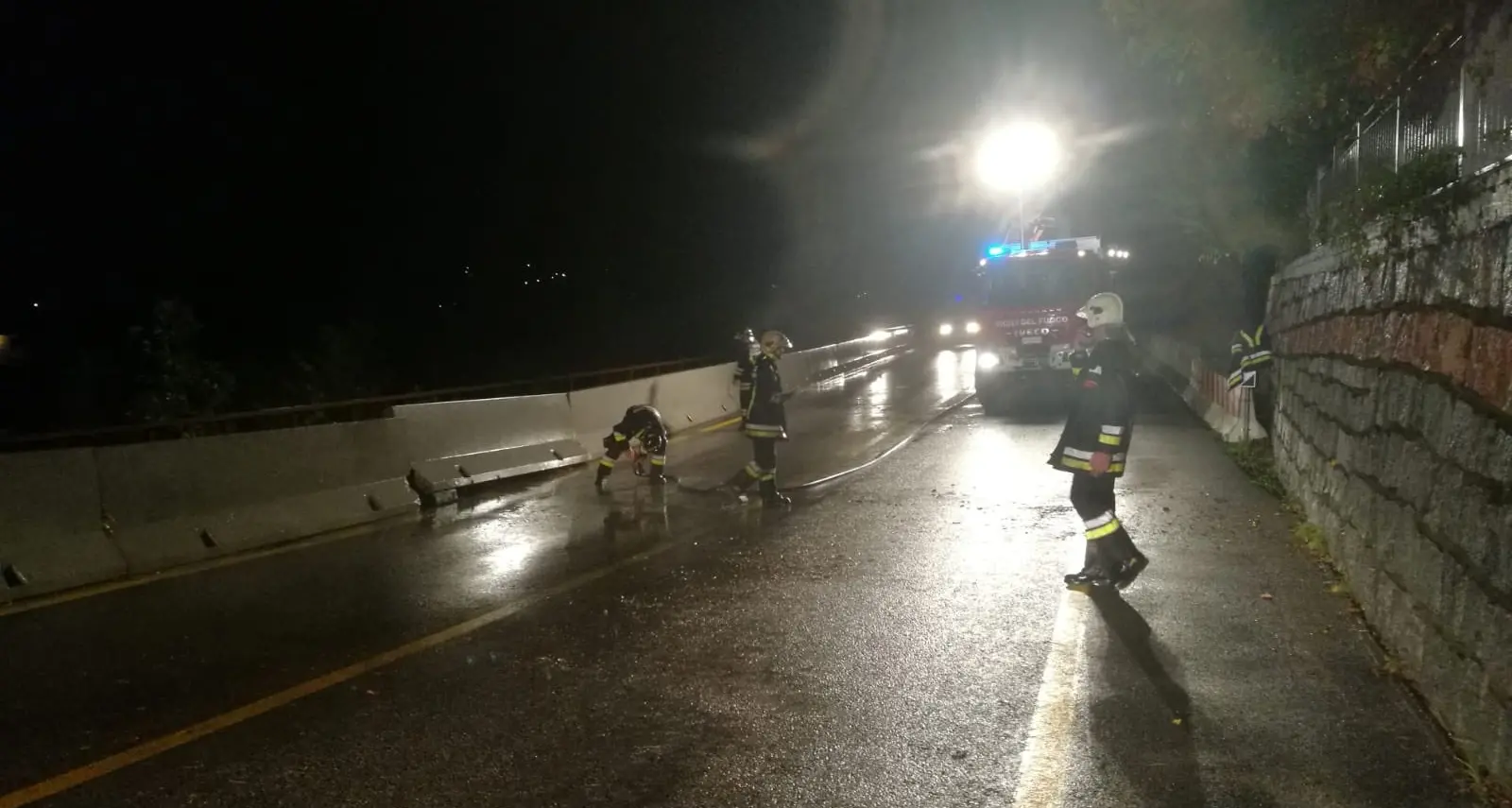 Forti piogge in val Rendena: vigili del fuoco al lavoro