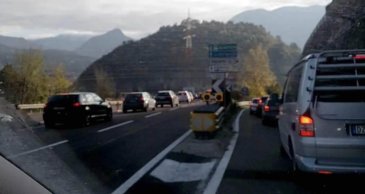 E anche oggi il Bus de Vela a passo d'uomo