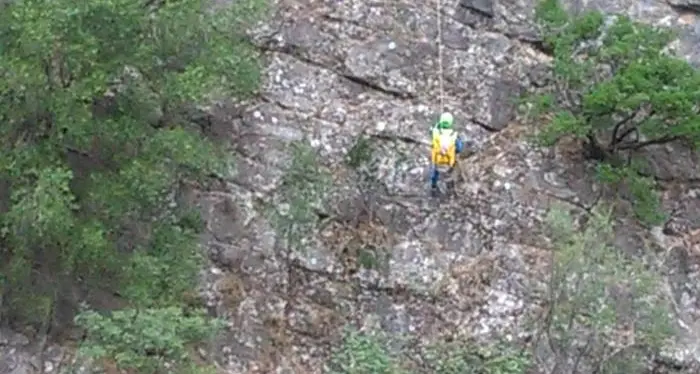 La pioggia ingrossa torrente Morti cinque escursionisti