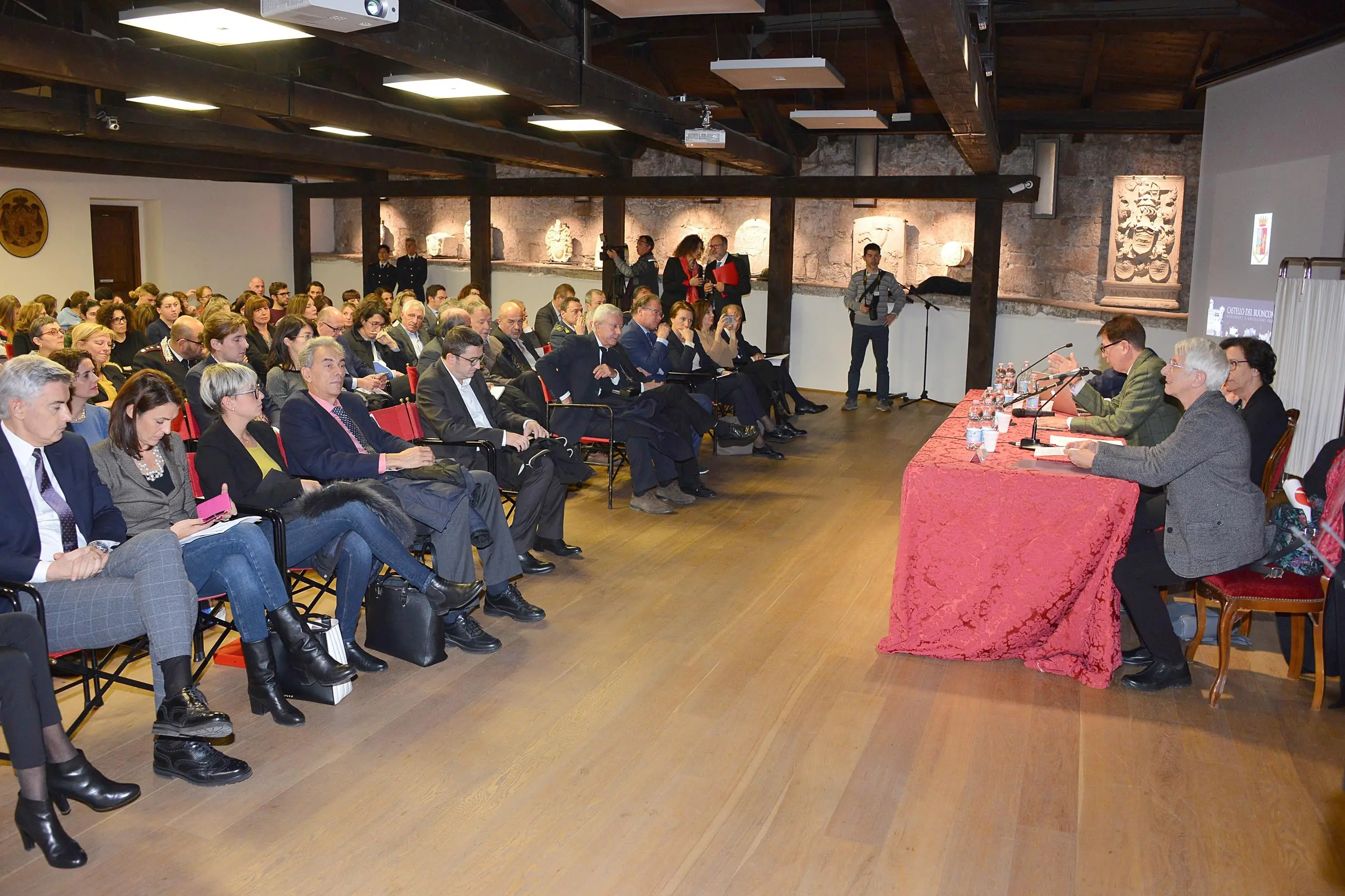 QUESTO NON E' AMORE CONVEGNO CONTRO LA VIOLENZA ALLE DONNE ORGANIZZATO DALLA QUESTURA TRENTO 22 NOVEMBRE 2018 FOTO PAOLO PEDROTTI