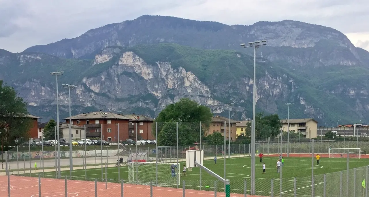 Un parco giochi nuovo arricchirà l'area sportiva di Grumo S.Michele