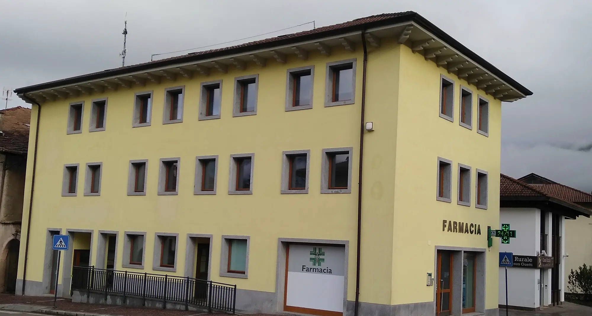 Fiavé, l'ex municipio in piazza S.Sebastiano sarà intitolato a don Luigi Baroldi