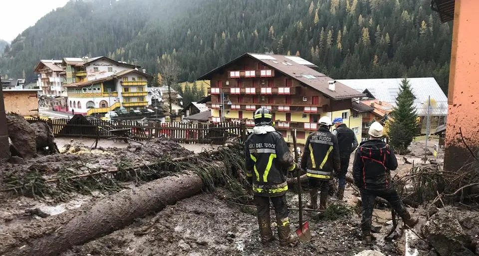 Canazei tutti al lavoro per essere pronti all'inizio della stagione invernale