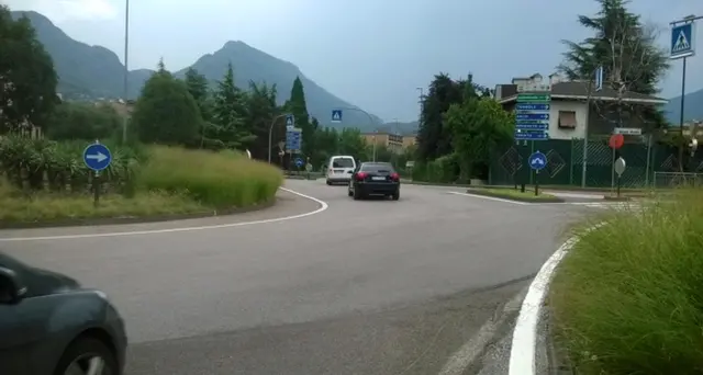 Riva, ciclisti più sicuri sui viali della città
