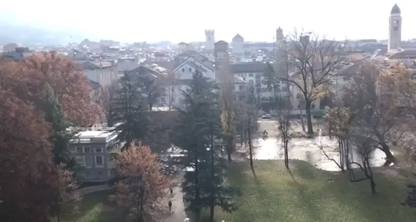 La ruota di piazza Dante gira: Trento dall'alto è spettacolare