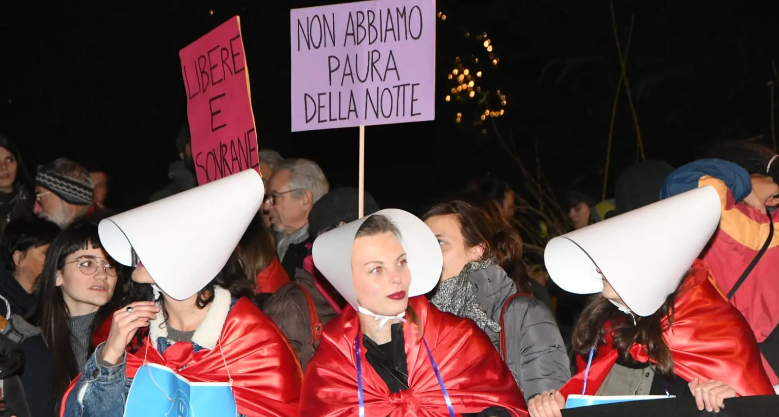 Contestato il senatore leghista Pillon: 200 in piazza