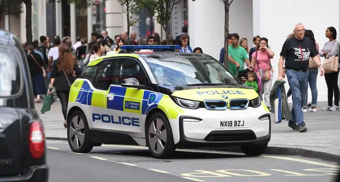 Londra: con il machete ferisce due persone