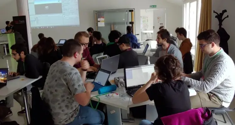 Successo e folla per gli smanettoni di Google