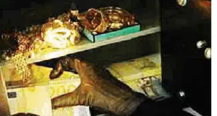 Il colpo con la mola a disco Bottino da 50mila euro