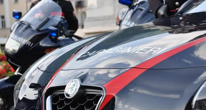Si scaglia contro i carabinieri: trentacinquenne arrestato a Storo