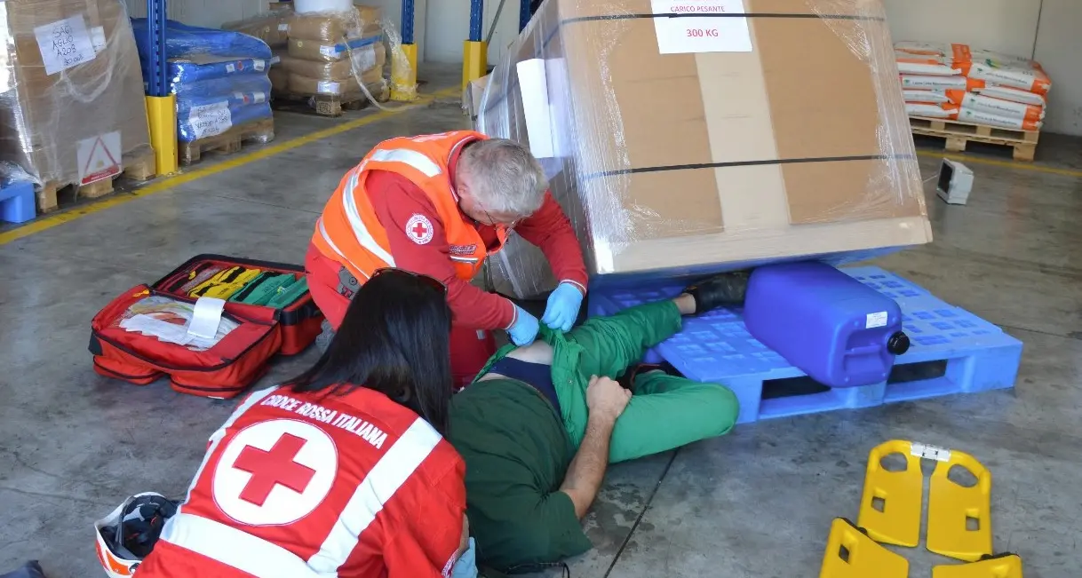 Pompieri e protezione civile si esercitano alla D'Amico