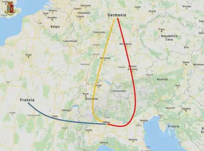 Un frame tratto da un video fornito dalla Polizia di Stato mostra alcuni momenti dell'operazione che ha portato all'arresto di un magrebino e di un centraficano accusati di aver favorito illegalmente l'ingresso in Italia di diverse centinaia di migranti in gran parte diretti in Svizzera, Austria e Germania a bordo di treni merci e container, 12 dicembre 2018. ANSA/UFFICIO STAMPA POLIZIA DI STATO +++ NO SALES, EDITORIAL USE ONLY +++