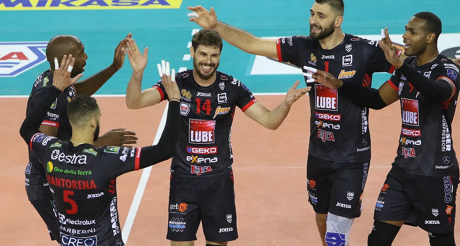 Volley, domani l'anticipo tra Lube e Castellana