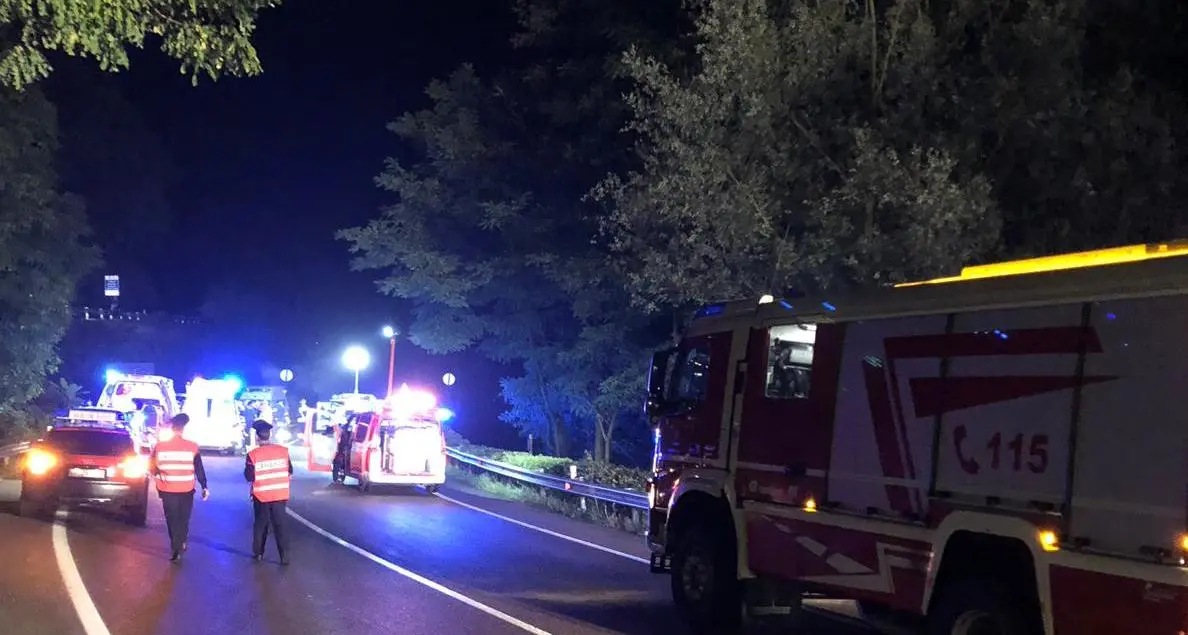 Schianto in Valsugana feriti in 3 e traffico in tilt