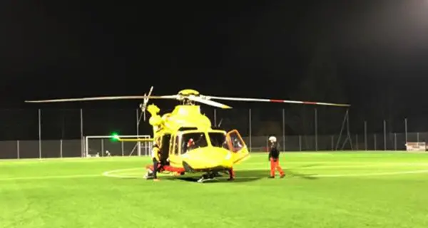 Falegname cade dal balcone Soccorso dall'elicottero