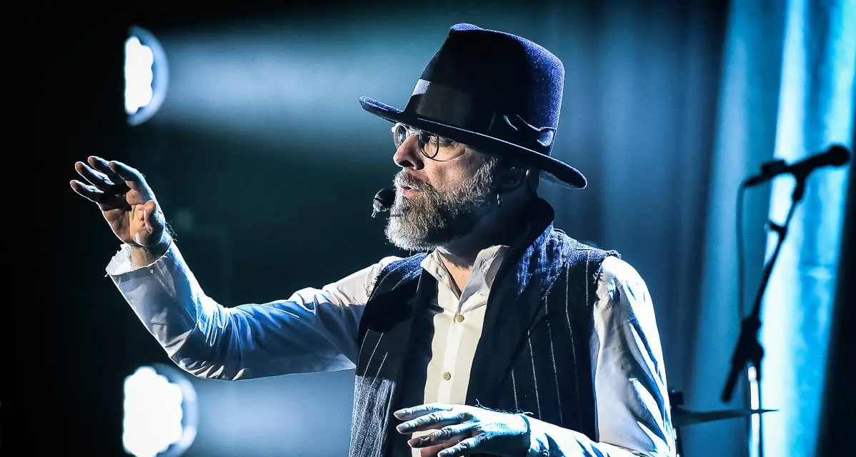 Mario Biondi stasera a Trento con i Quintorigo