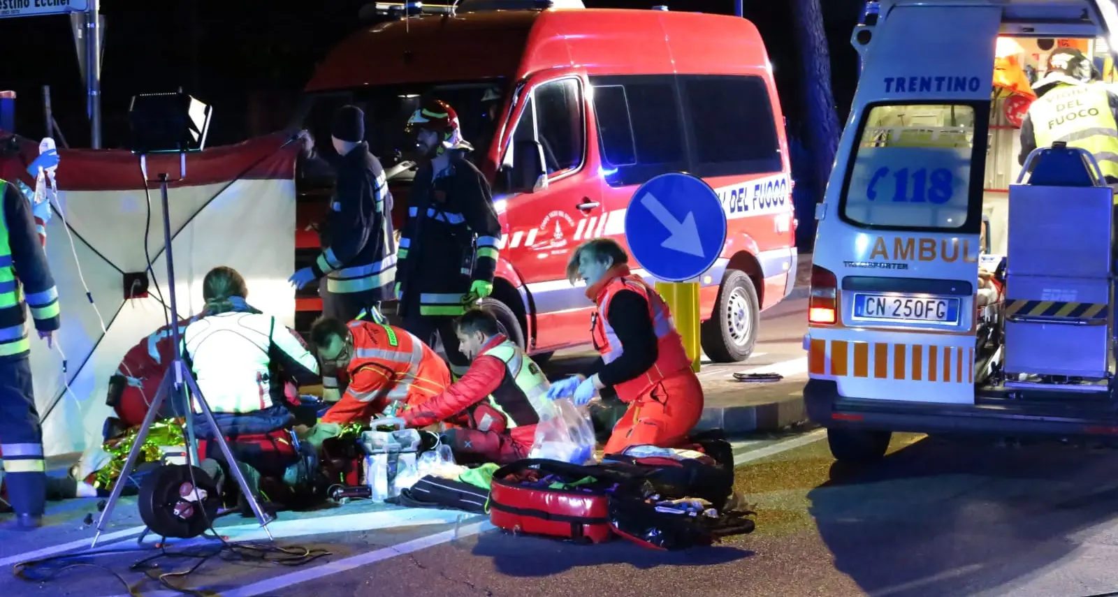 Incidente in scooter nella notte Uomo in condizioni disperate
