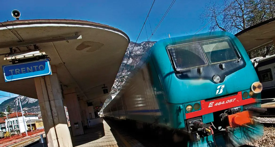 Treni e bus: venerdì 17 maggio possibili disagi per uno sciopero
