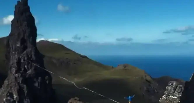 Scozia, l’avventura in slackline diventa un «corto» - Video