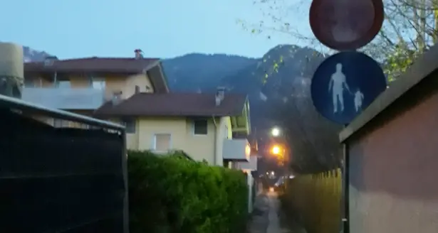 Caldonazzo, passaggio pedonale da interdire a moto e motorini