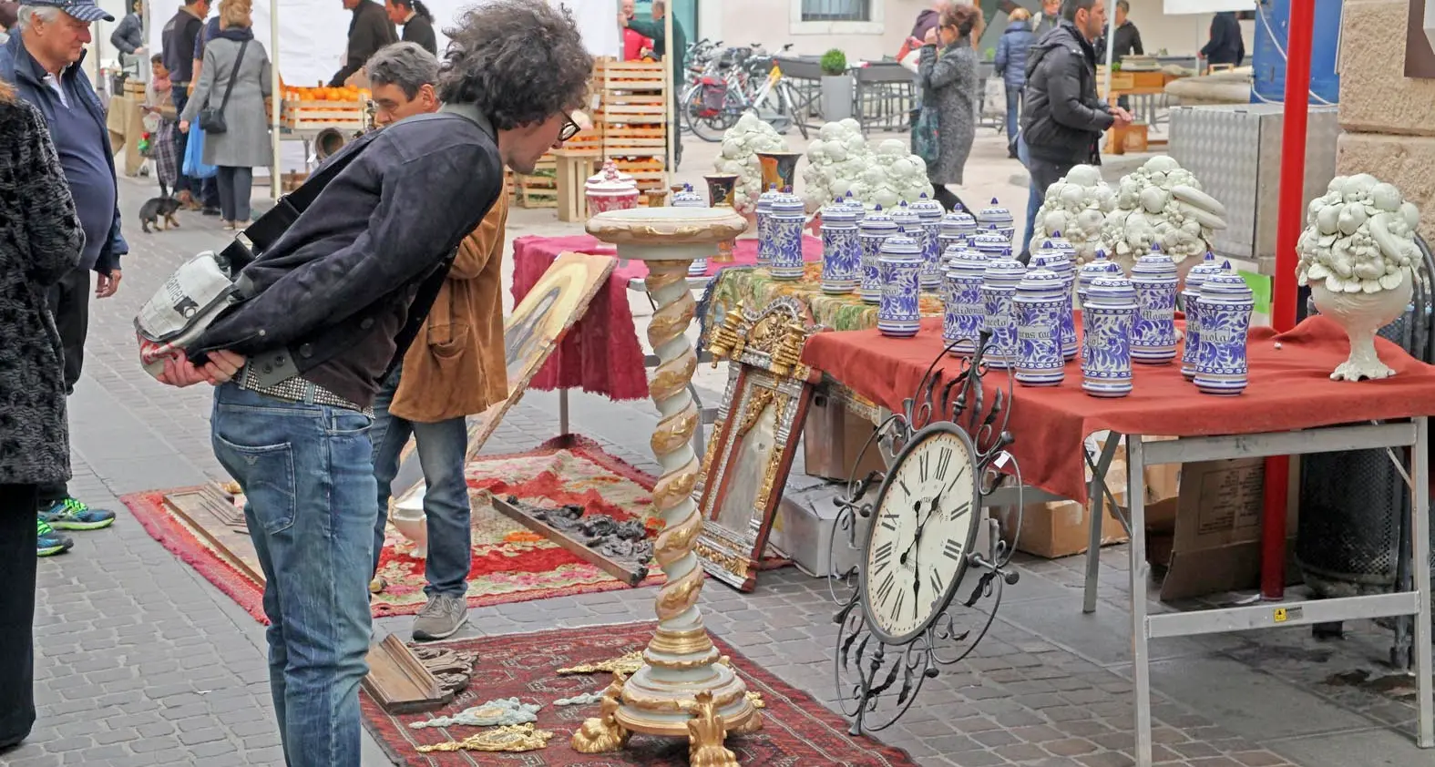 Il Mercatino delle pulci cerca oggetti
