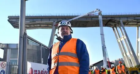 Per demolire il ponte Morandi le gru che sollevarono Concordia