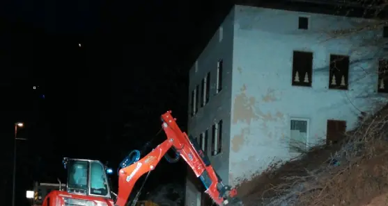 Frana sulla Sp 71 a Casatta: strada per la val di Fiemme chiusa