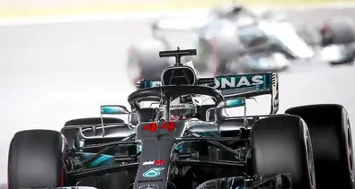 F1: pole di Hamilton, disastro Vettel solo nono in Giappone