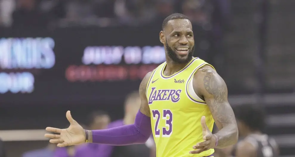 LeBron James nella leggenda Quinto marcatore di sempre