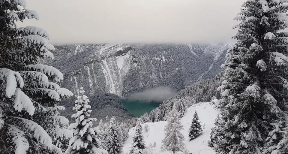 Al lago di Tovel è decisamente inverno