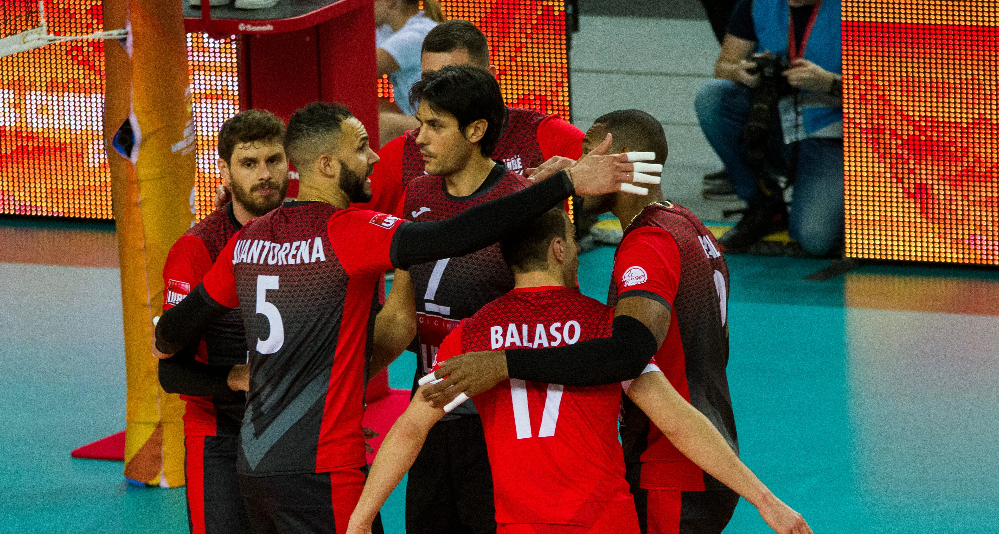 Mondiale per club, anche la Lube inizia vincendo: Belchatow ko