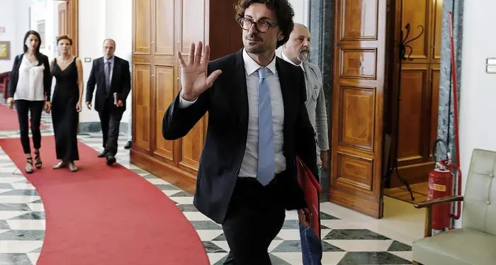Toninelli contro l'A22 «Sia più efficiente e abbassi i pedaggi»