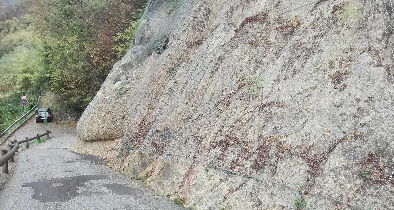 Borgo Valsugana, in località Castello case salvate dalla paramassi