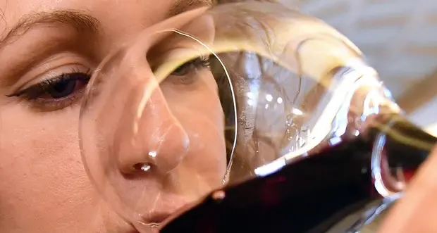 Vino rosso con l'ostrica quando osare si può (ma servitelo freddo)