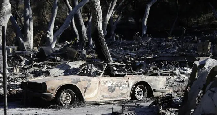 La California va a fuoco Almeno 42 morti e 200 dispersi