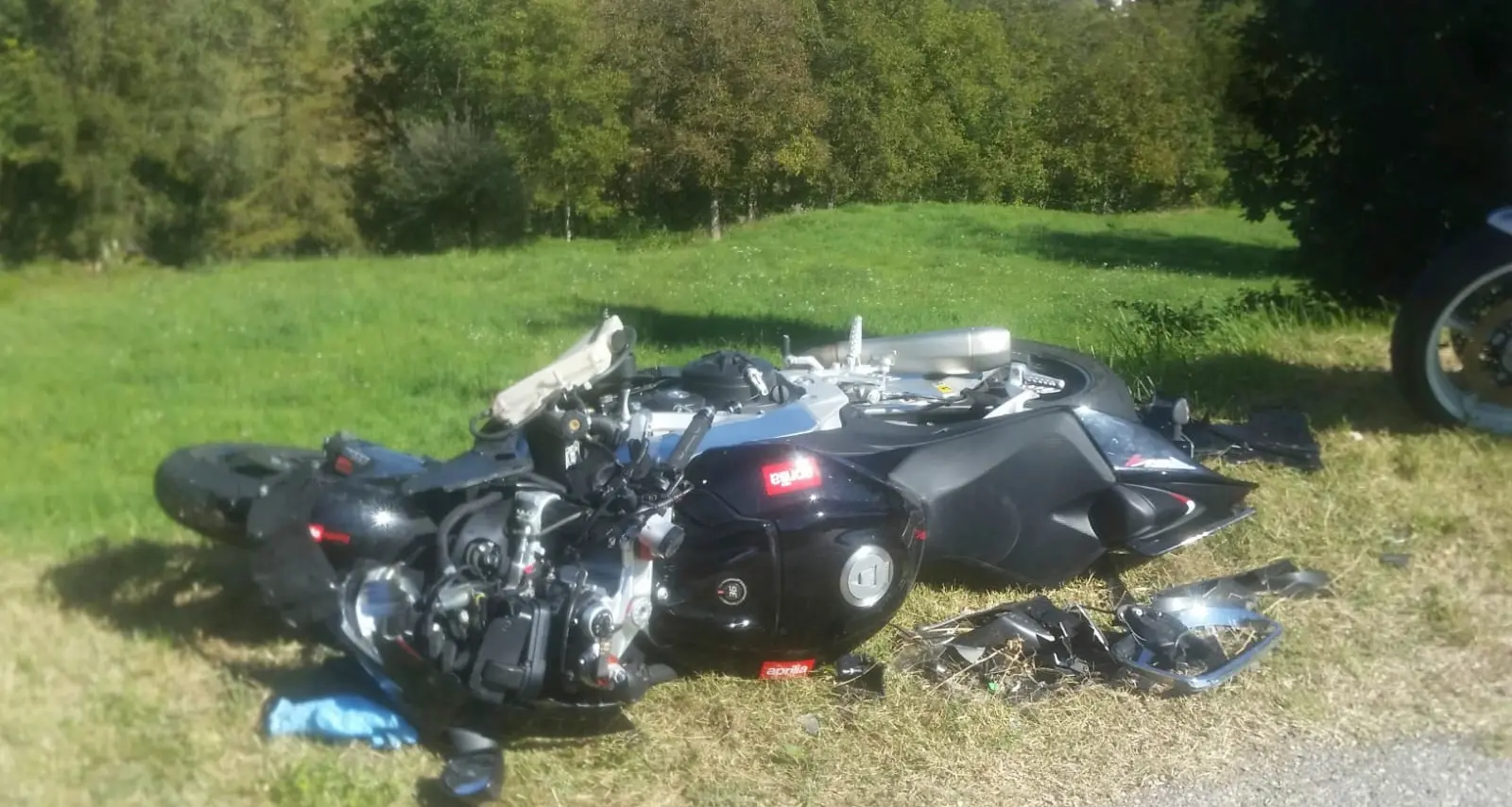 Scontro frontale auto-moto Motociclista in ospedale
