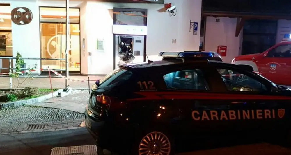 Torna la banda dei bancomat: doppio colpo in Valsugana