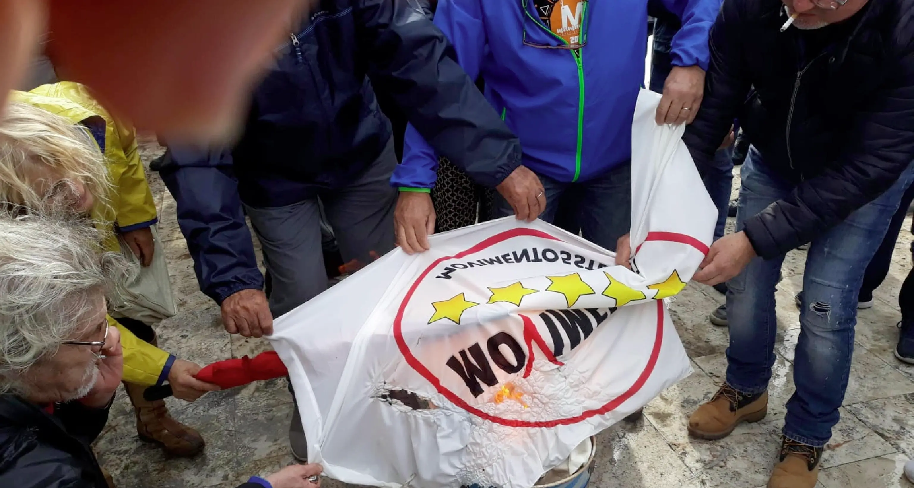 Manifestazione No Tap a San Foca, «M5S dimettetevi»