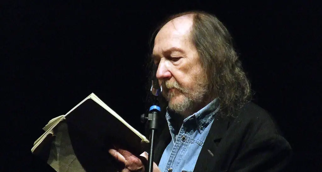 Claudio Lolli: i testi del cantautore nel libro Disoccupate le strade dai sogni