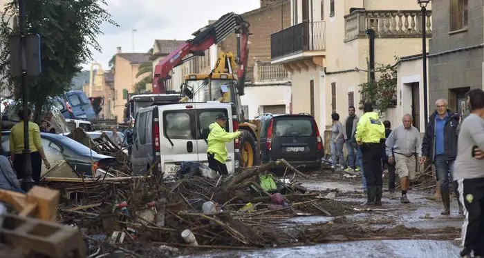 Piogge torrenziali e inondazioni a Maiorca, 9 morti